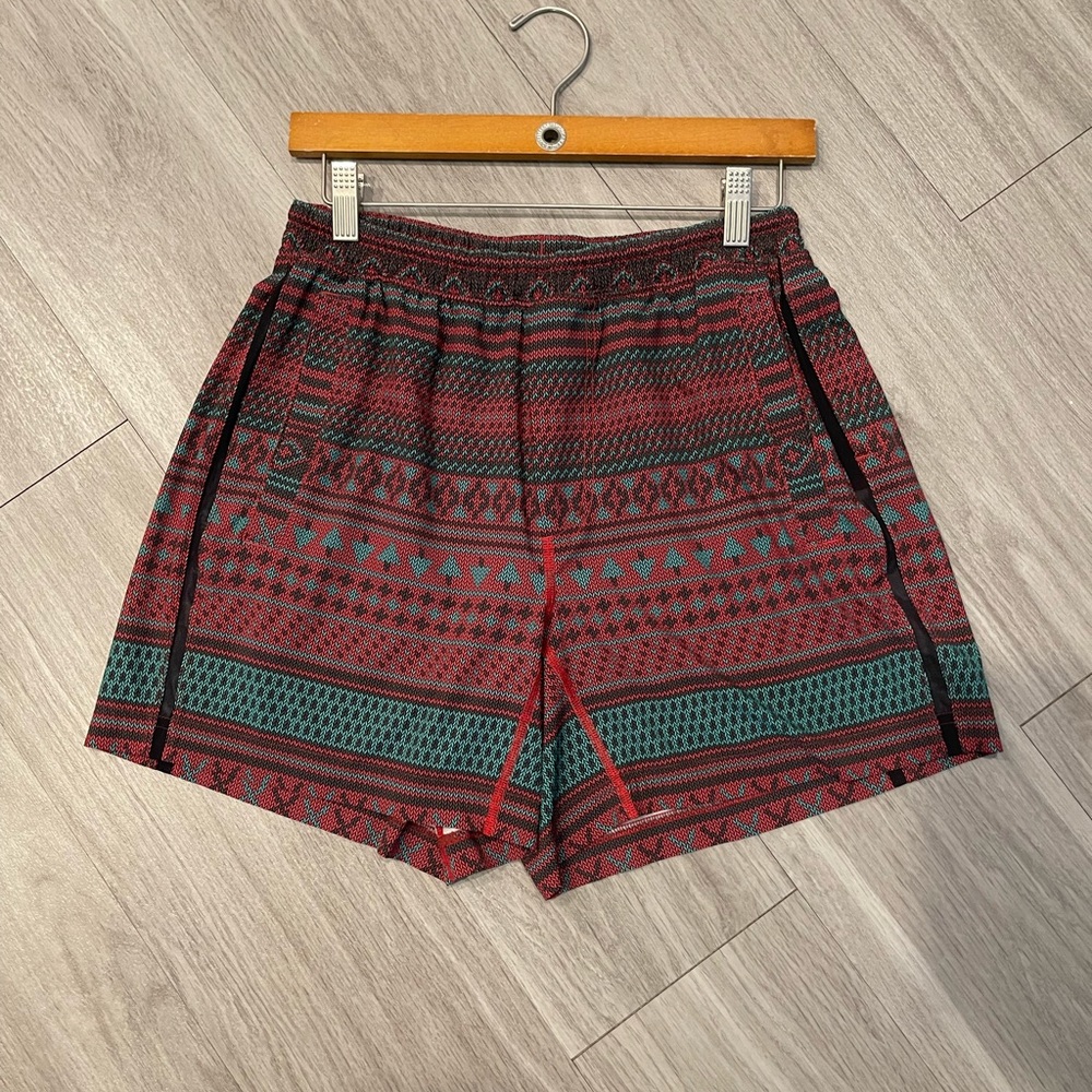 Lululemon Christmas pacebreakers size Medium